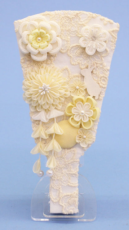 つまみ飾り羽子板　うらら(白)アクリルスタンド付き