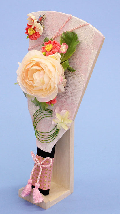 髪飾り羽子板 洋花(白)白桐スタンド付き　左から