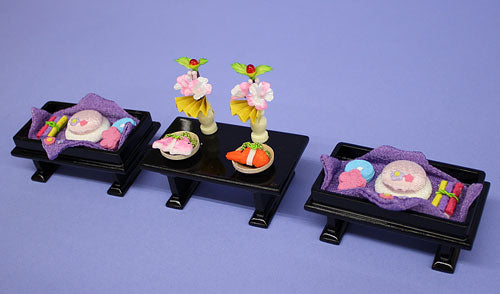 Poupées Hina et accessoires pour la décoration de la façade, n° 25, Miharu (en boise)