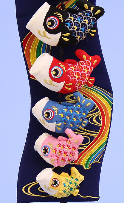 Streamer à carpes suspendu, 52 cm de haut, 5 mini carpes, avec support en tapisserie