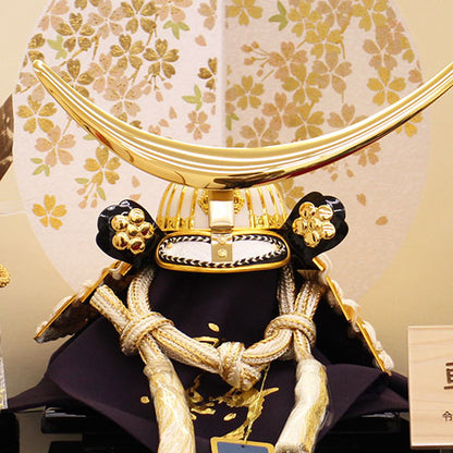 五月人形 兜飾り 幅 40㎝  白金伊達兜　丸桜平飾りセット