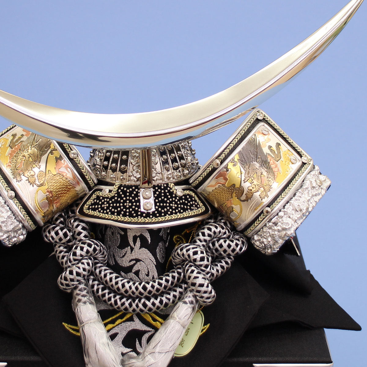 五月人偶单个兜 高44cm 12号 银色小板 伊达兜 黑漆柜