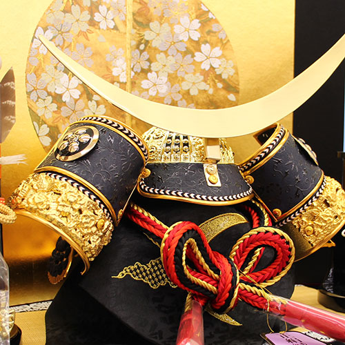 五月人偶兜收纳套装 宽42cm 紧凑型印传 伊達政宗兜 兼丸樱收纳套装