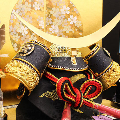 五月人偶兜收纳套装 宽42cm 紧凑型印传 伊達政宗兜 兼丸樱收纳套装