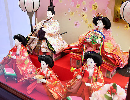 雛人形ケース飾り 五人 芥子春光　人形　横から